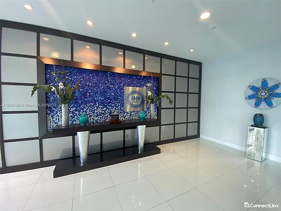 4th image of 1800 N Bayshore Dr APT 1608