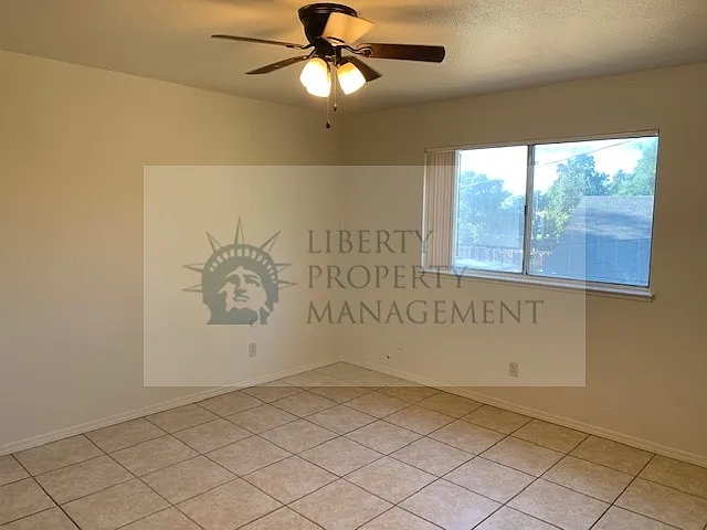 708 N Church St #5 — Photo 5