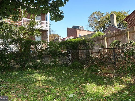 3rd image of 515 Saint Joseph St