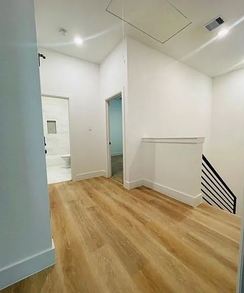 5312 Denmark St — Photo 7