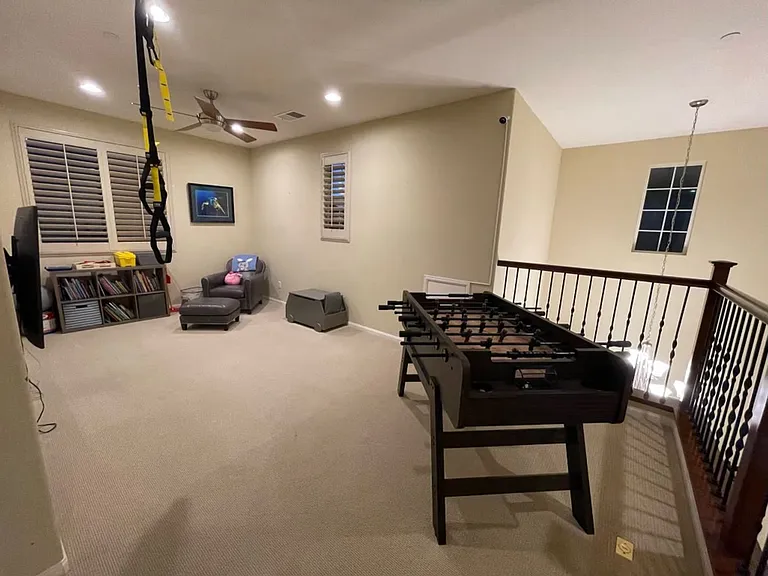 877 Hailey Ct — Photo 6