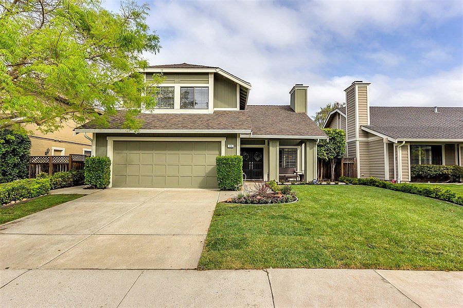 1st image of 328 Fontaine Dr