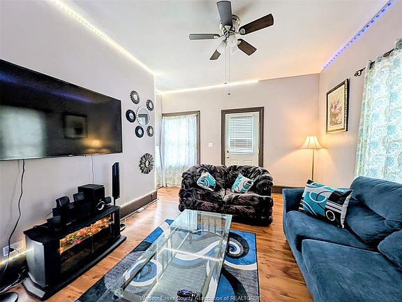 5th image of 77 Askew St