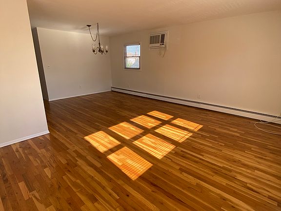 3rd image of 351 N Wyoming Ave