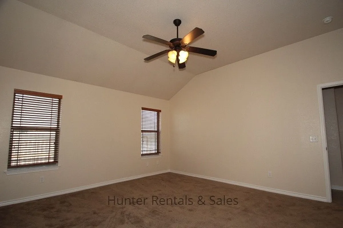 Building Photo - 4405 Lauren Mackenzie Dr