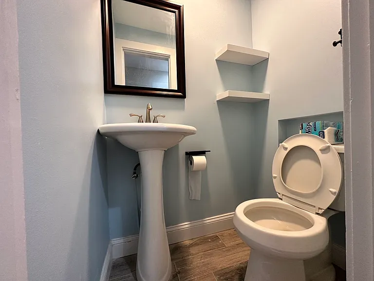 18 Glen Rock Ave — Photo 8