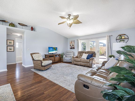 5th image of 122 Peninsula Winds Dr