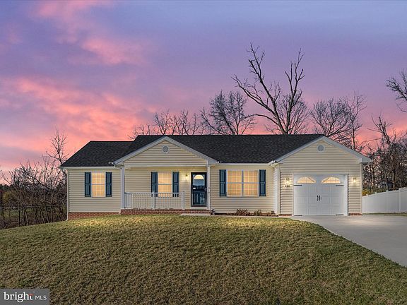 3rd image of 124 Lilleigh Ct