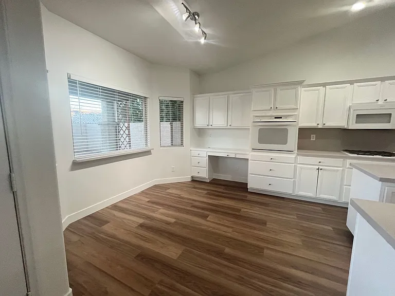 3816 Waynesvill St — Photo 16