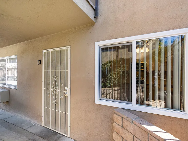 Briarwood Apartments - Riverside, CA — Photo 23