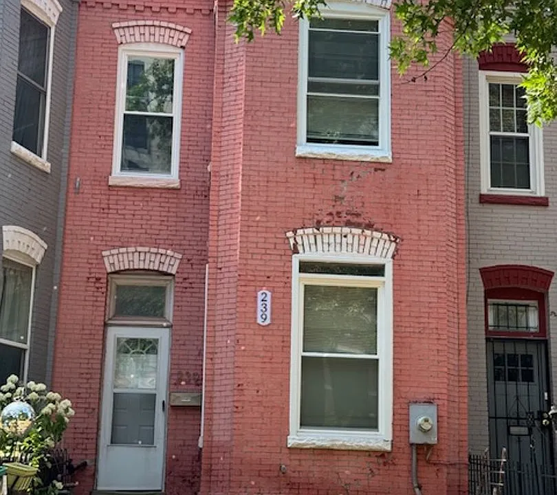 239 K St NE