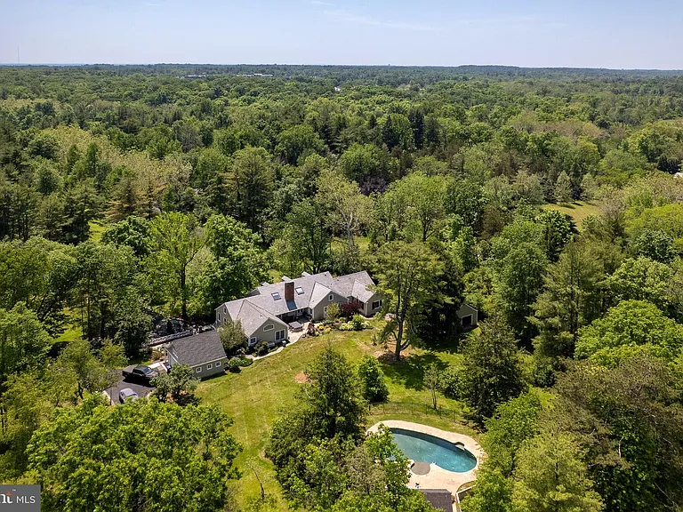 821 Pretty Brook Rd — Photo 2