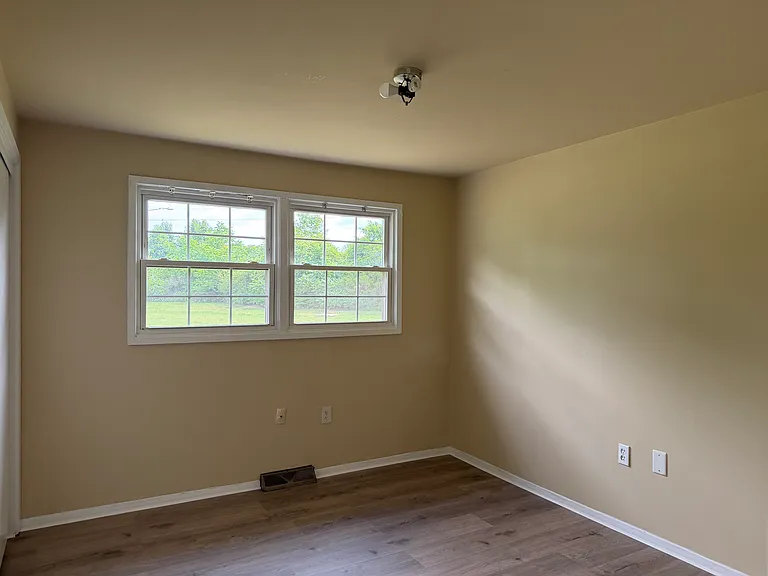 121 Woodgate Cir — Photo 13