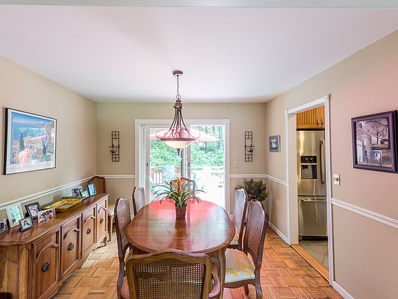 5th image of 5 Southgate Dr