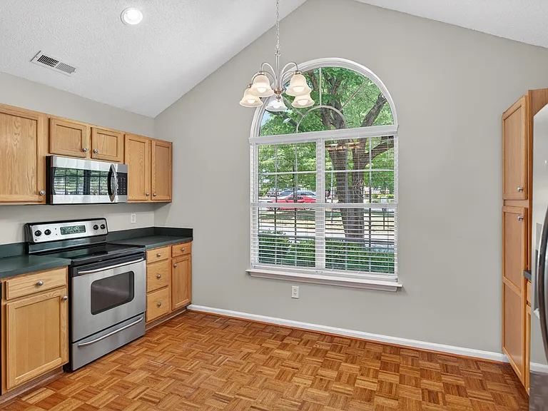 5065 Bartholomews Ln — Photo 15