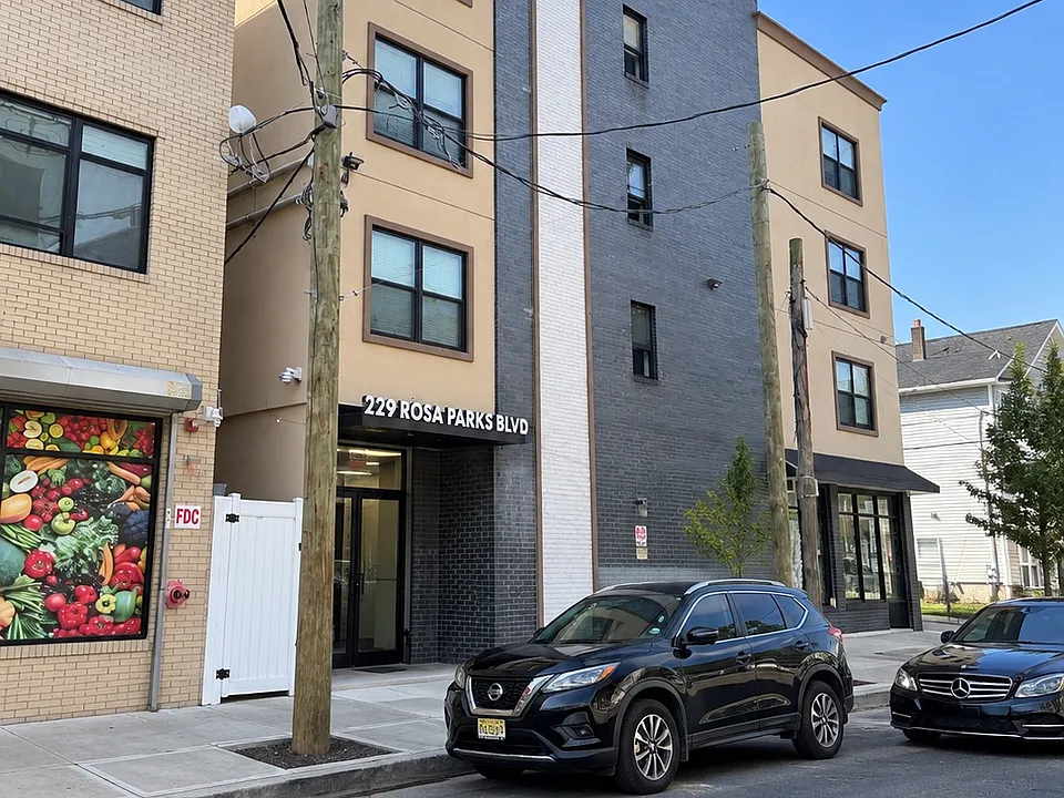 229 Rosa Parks Blvd #1