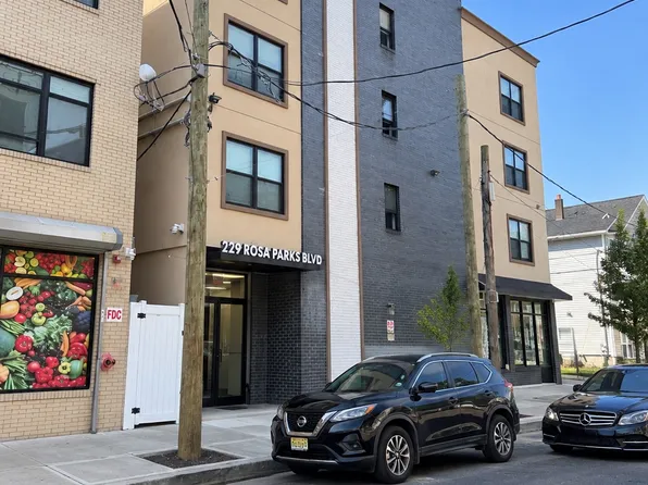 229 Rosa Parks Blvd #1, Paterson, NJ 07501