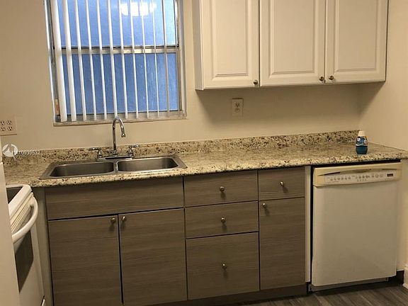 3rd image of 9375 Fontainebleau Blvd APT L308