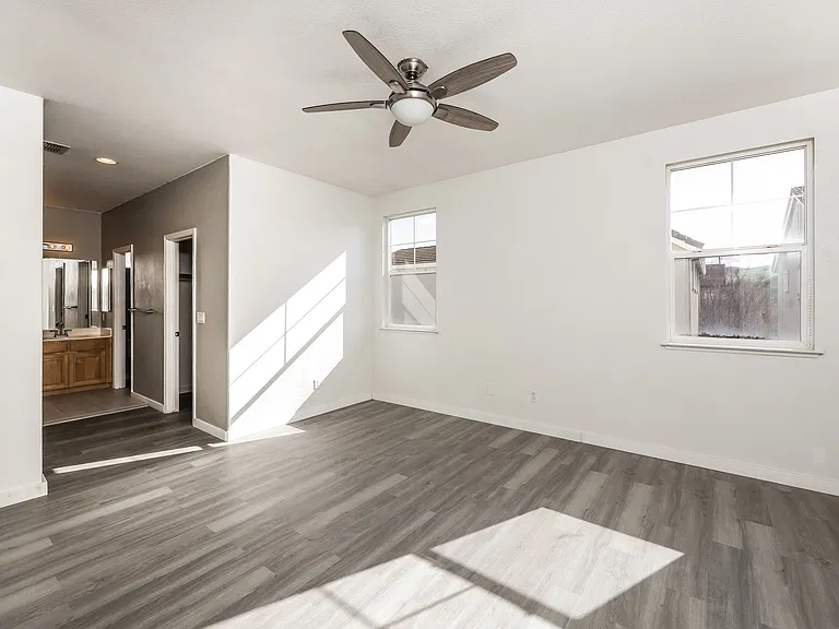 Master-Bedroom