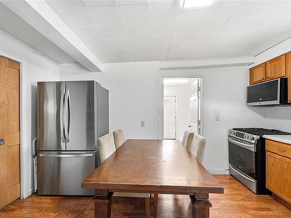 2nd image of 1816 Shuler Ave