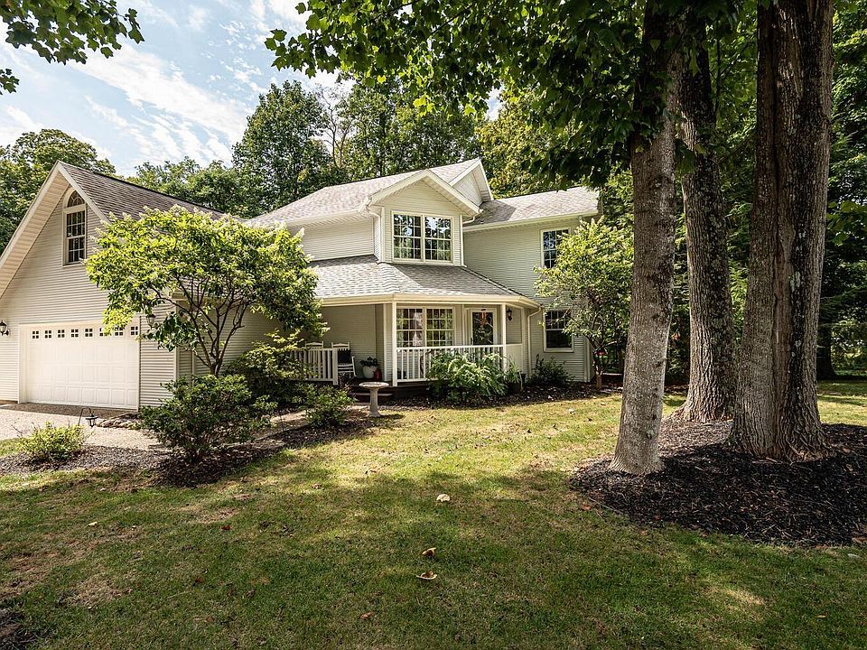 1st image of 3026 E Chase Ln