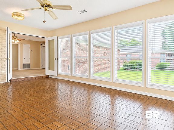 4th image of 116 Woodmere Dr