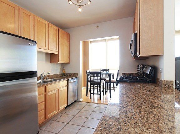 3rd image of 645 N Kingsbury St APT 1201