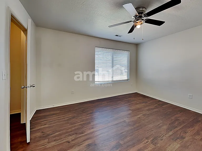 2464 S 3585 W — Photo 20