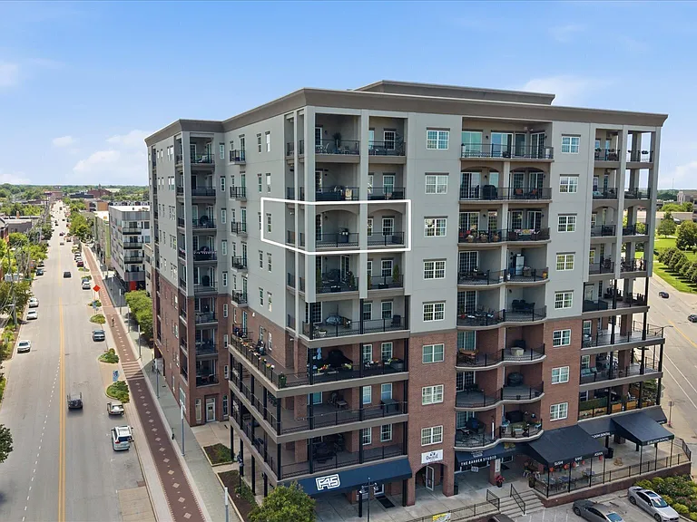 435 Virginia Ave #604 — Photo 1