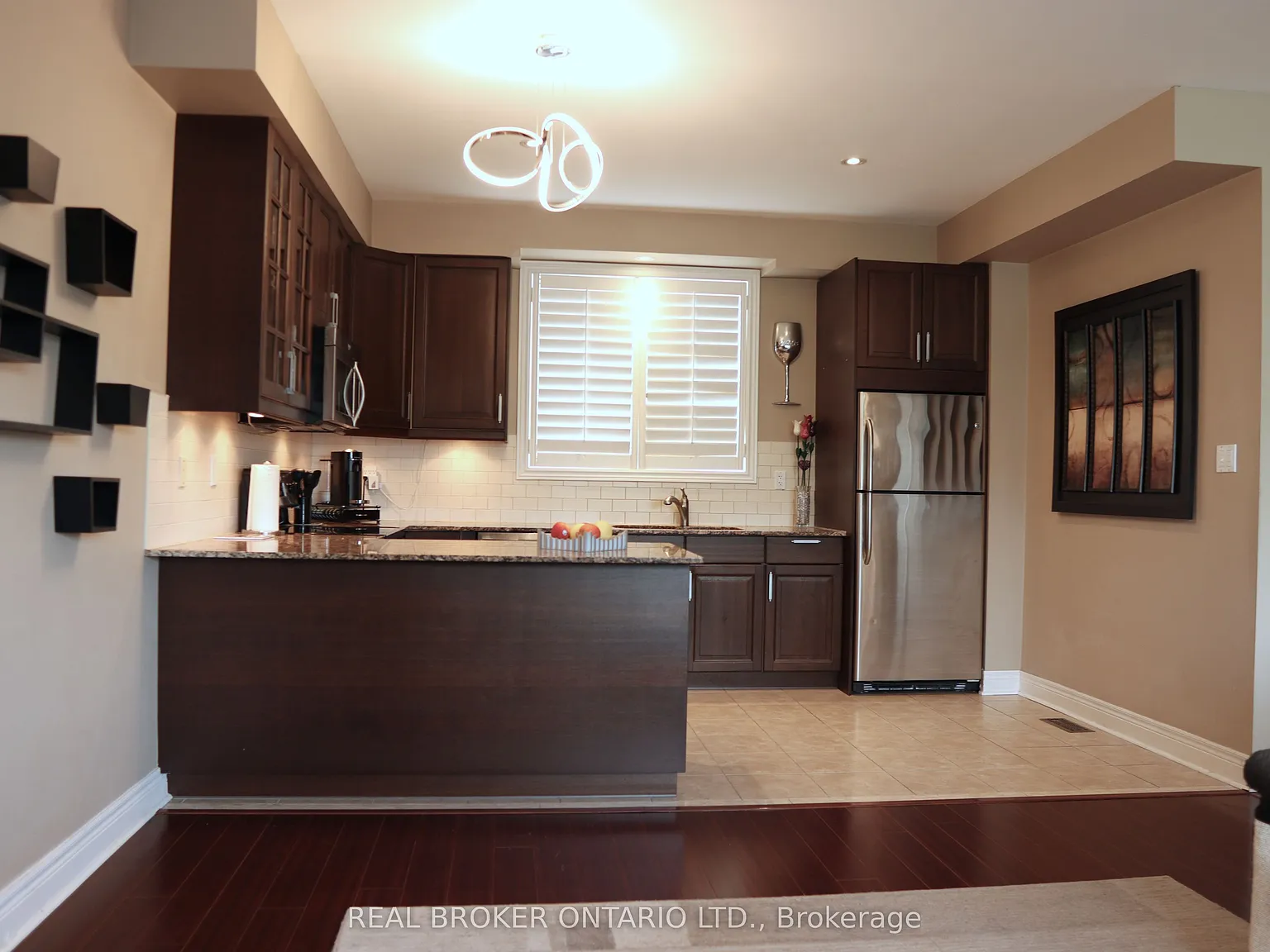 3 bed, $3,290 — Photo 3