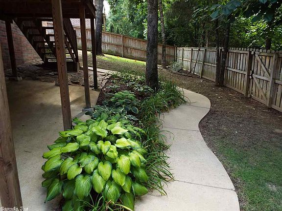 3rd image of 14 Woodfern Dr