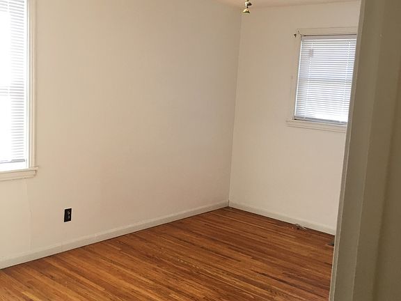 2nd image of 526 Bentley St