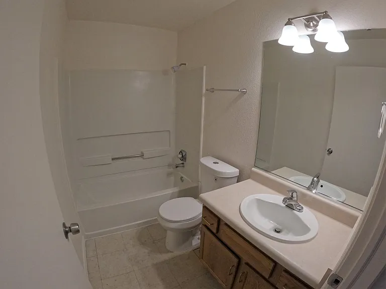 637 Foster Rd — Photo 8