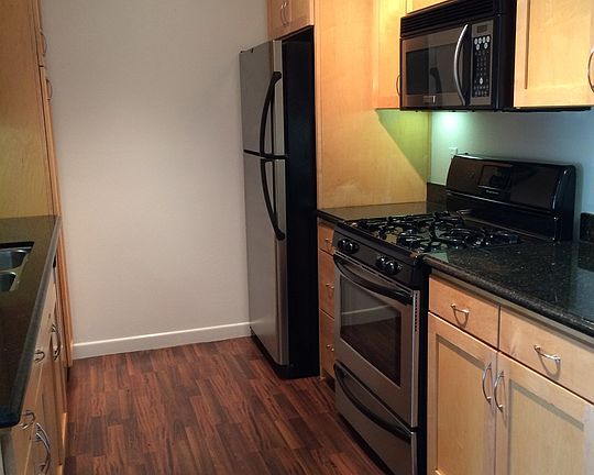 4th image of 1528 6th St APT 505