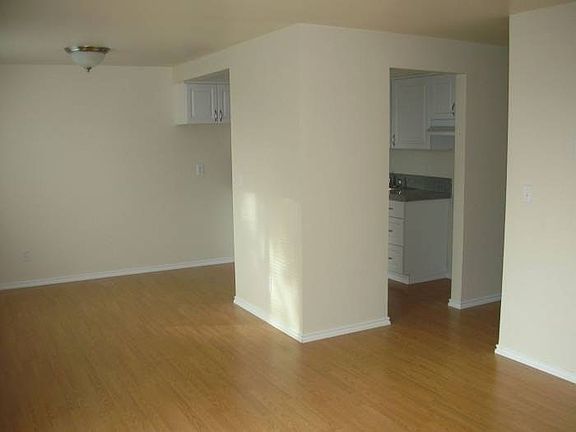 5th image of 601 SE 8th Ave APT C102