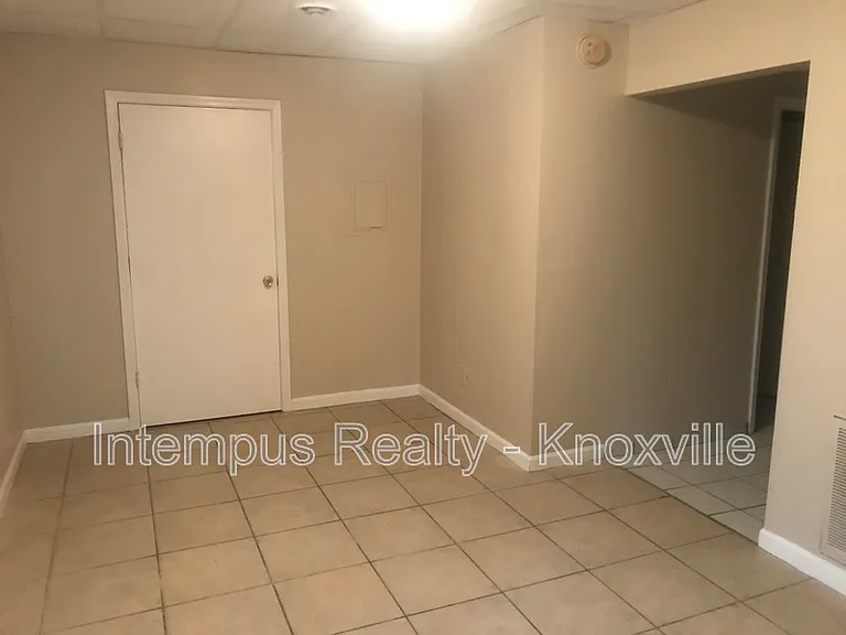 5611 Lon Roberts Dr #5 — Photo 3