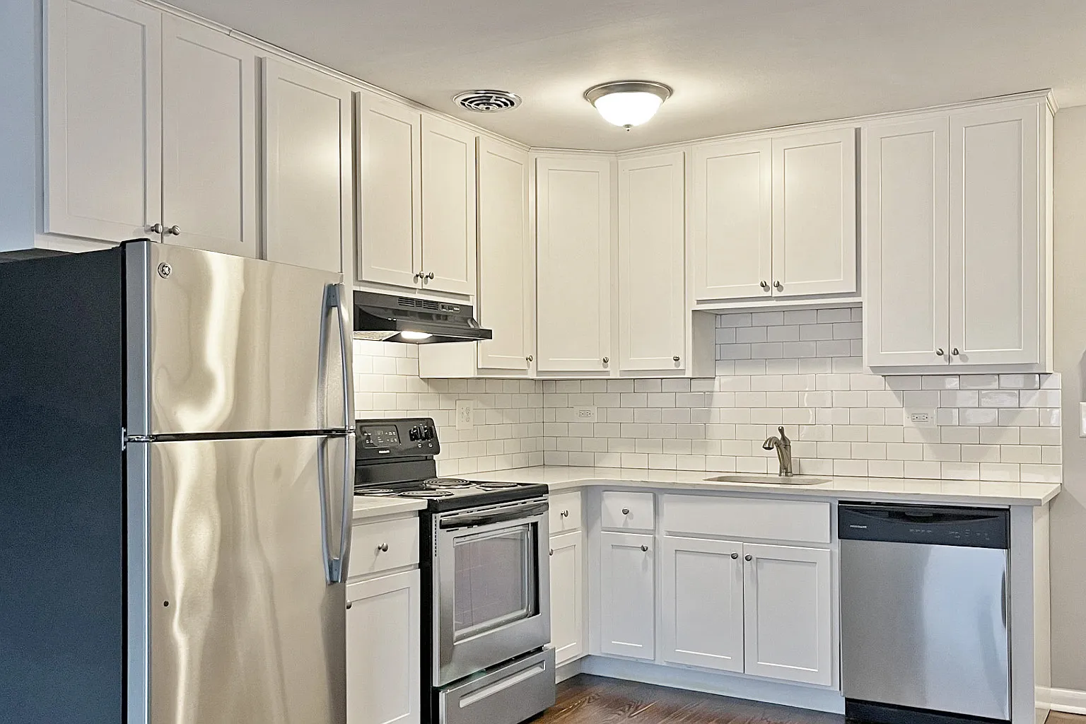 633 S. Maple Ave. — Photo 2