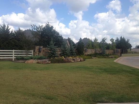 4th image of 1100 Abberly Cir