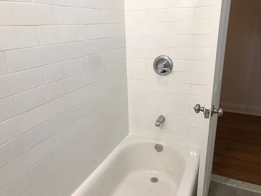 Rented by Bruma Realty LLC | media 20