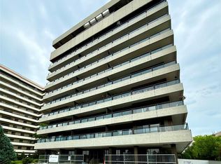 5125 Riverside Dr E #103, Windsor, ON N8S 4L8