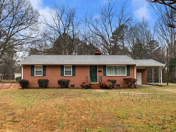 Large front picture window.