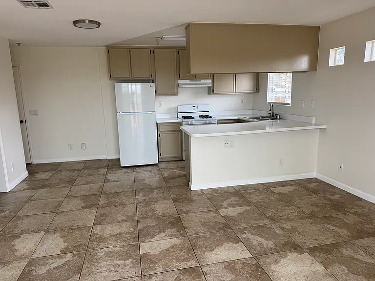 228 Imperial Beach Blvd #D — Photo 47