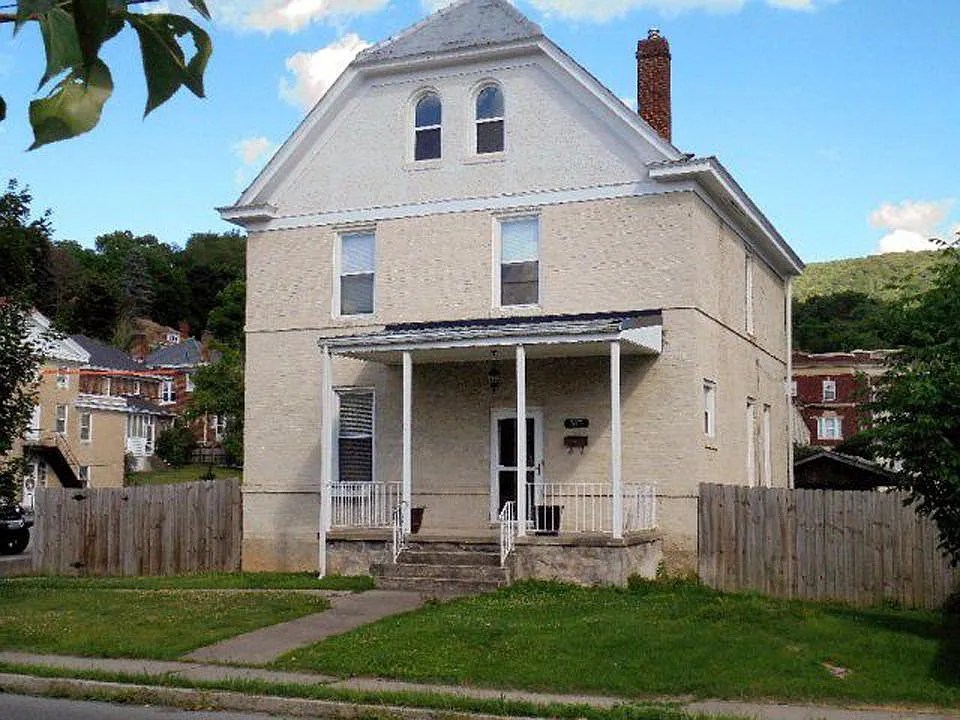 317 College Ave photo 1