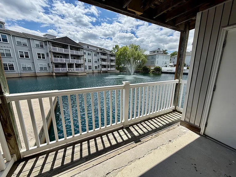401 Waters Edge Dr — Photo 6