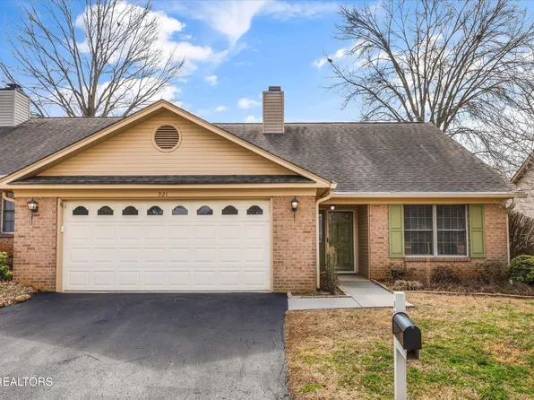921 Portsmouth Cir, Maryville, TN 37803