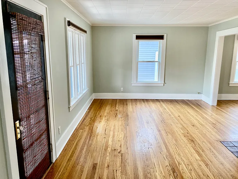 250 Woodbine Ave #1 — Photo 12