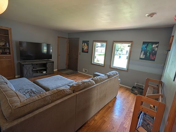 Open Living Area _ Great for Entertaining