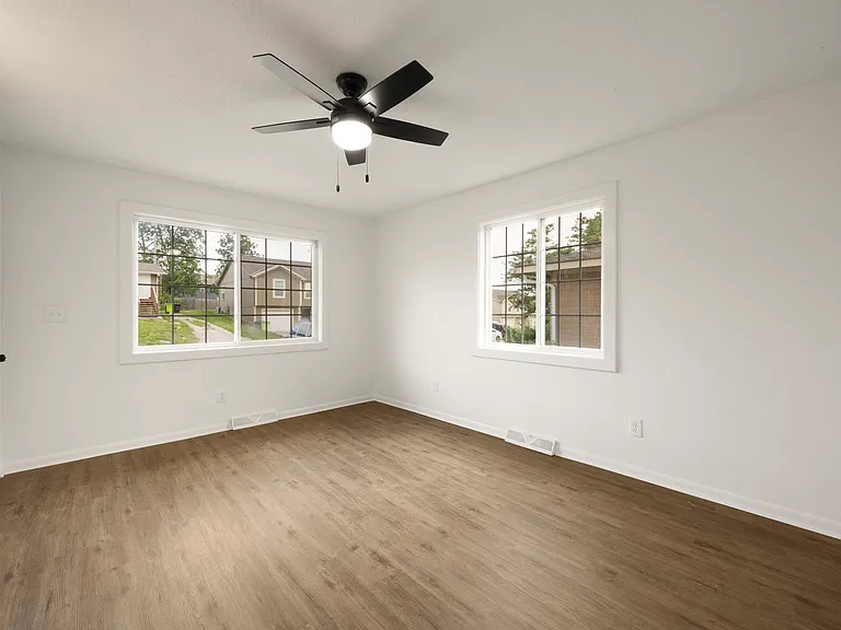 512 Maier Dr — Photo 7
