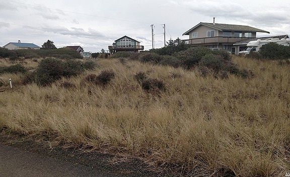 2nd image of 1300 N Jetty Ave