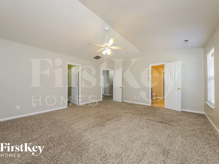 828 Peachtree Meadows Cir — Photo 9